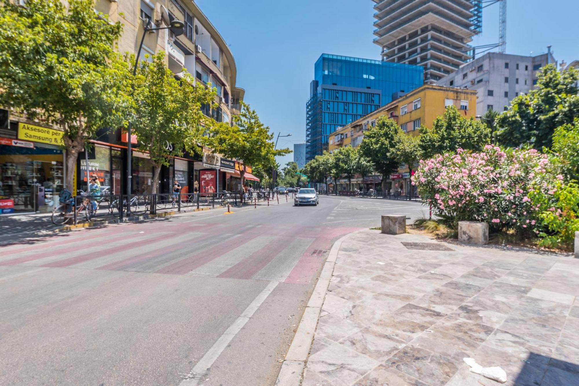 Piazza Luxury Apartments Tirana Buitenkant foto